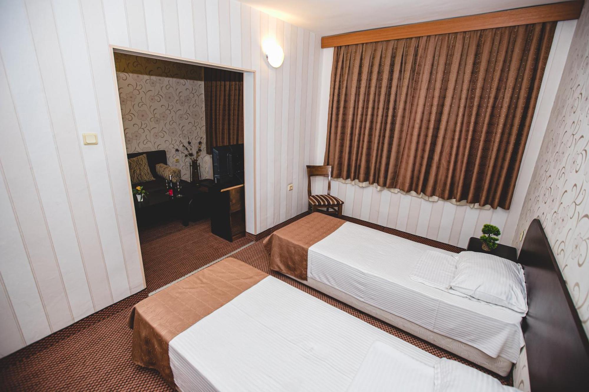 Rodopi Hotel Haskovo Exterior photo