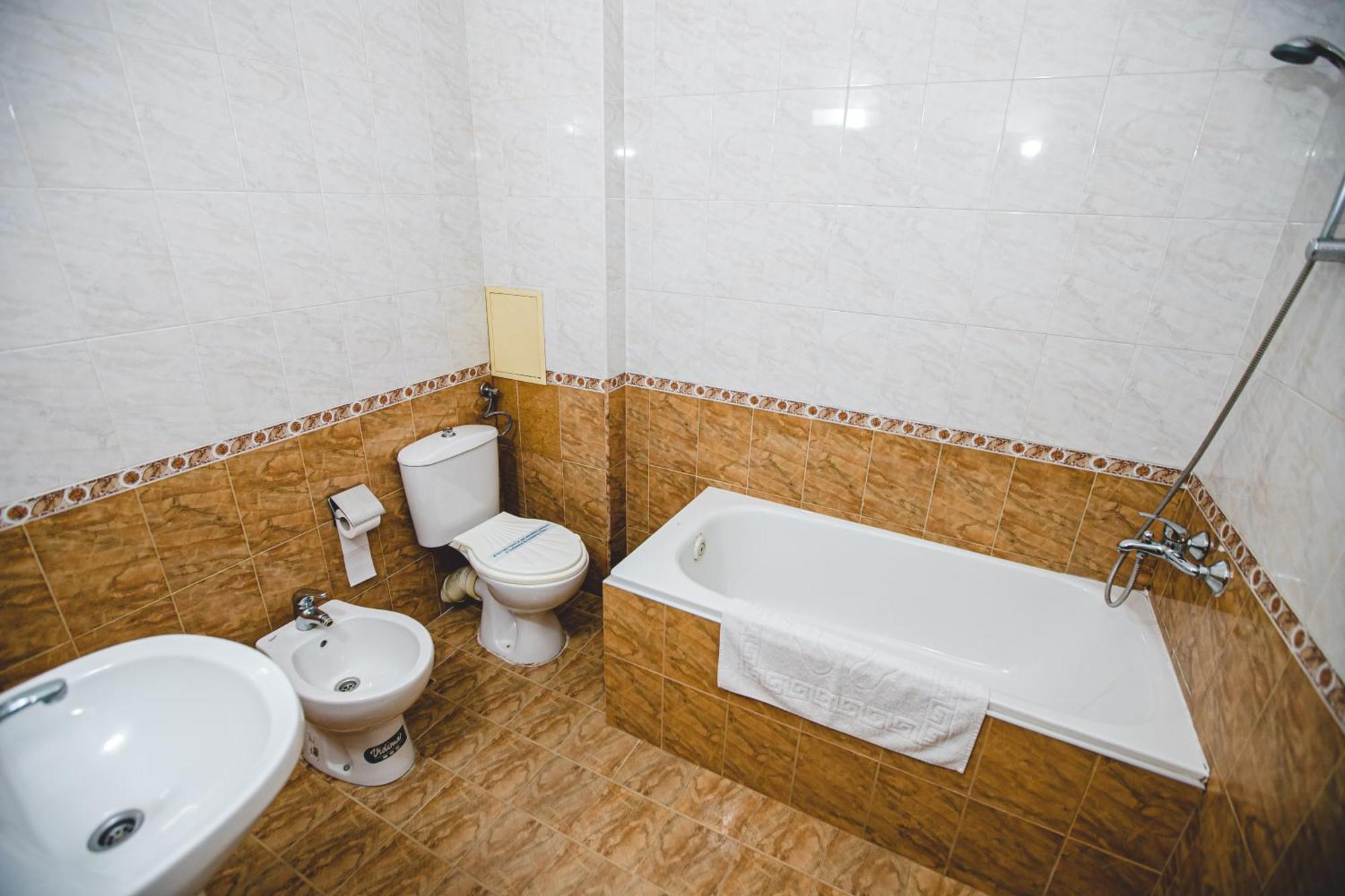 Rodopi Hotel Haskovo Exterior photo